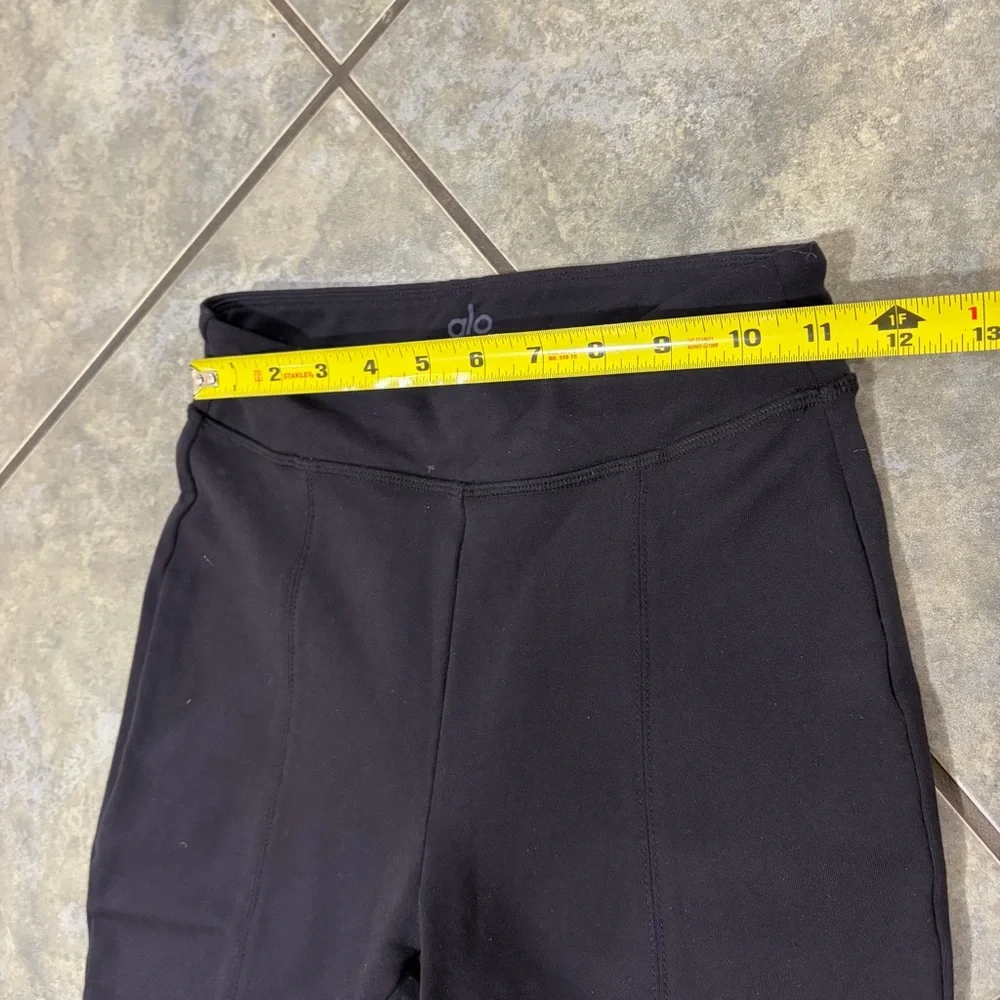 ALO YOGA Black High-Waist Flutter Legging XS Front Split Bootcut Outdoor Casual